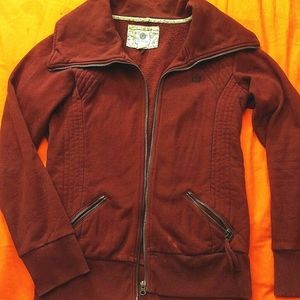 Element Women's Maroon Zipped Fitted Collar Jacket